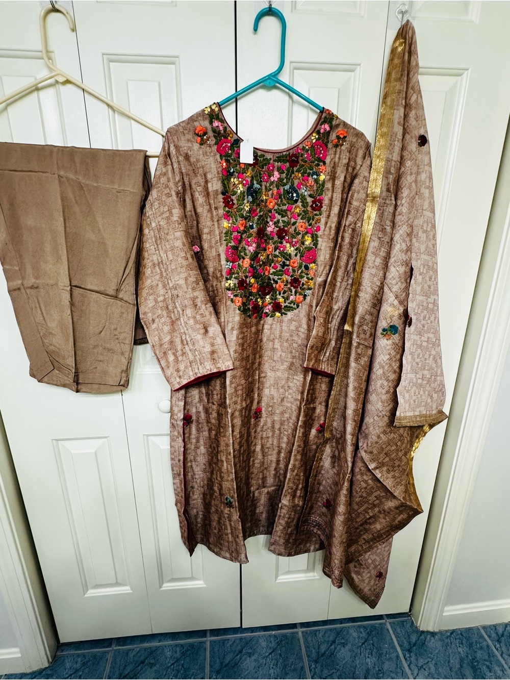 French knot embroidered Salwaar Kameez in size 23” or XL